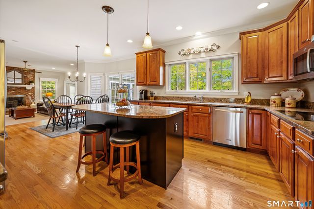699 Andrea Court, Cheshire, CT 06410