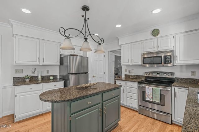 903 Wellstone Circle, Apex, NC 27502