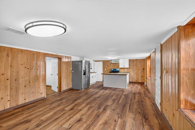 1042 6th Avenue S, South Saint Paul, MN 55075