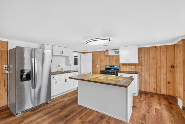 1042 6th Avenue S, South Saint Paul, MN 55075