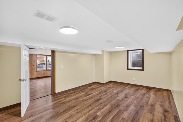 1042 6th Avenue S, South Saint Paul, MN 55075