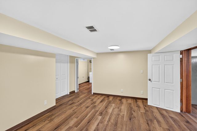 1042 6th Avenue S, South Saint Paul, MN 55075