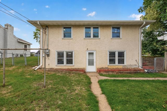 1042 6th Avenue S, South Saint Paul, MN 55075