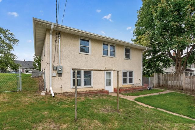 1042 6th Avenue S, South Saint Paul, MN 55075