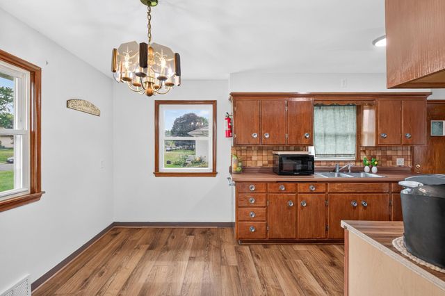 1042 6th Avenue S, South Saint Paul, MN 55075
