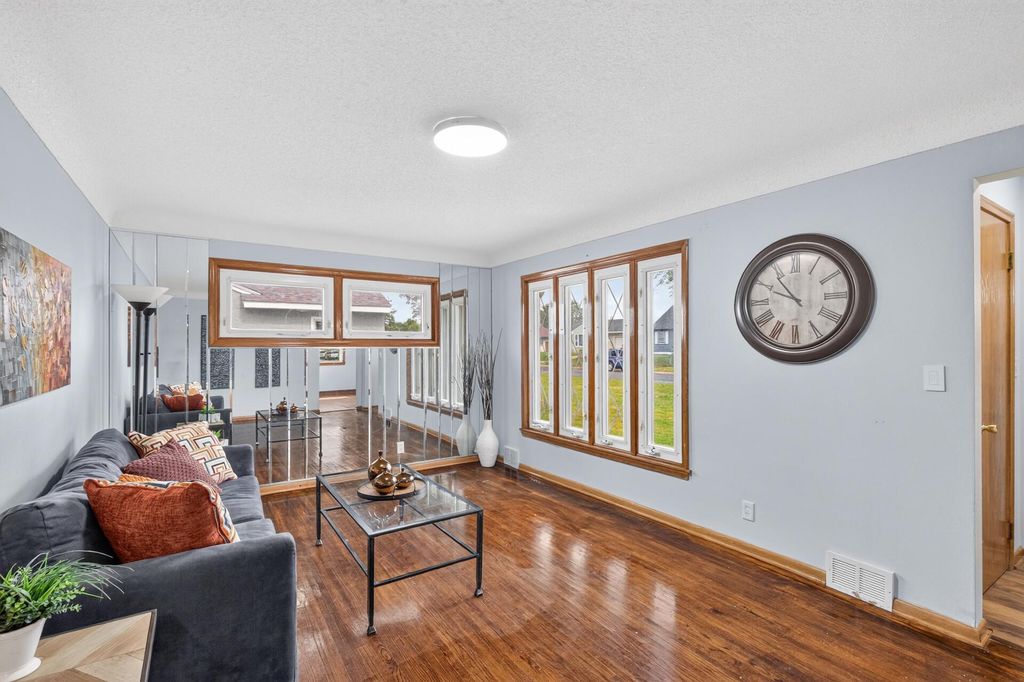 1042 6th Avenue S, South Saint Paul, MN 55075 — photo 3