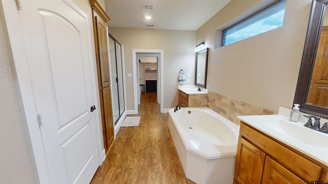 1005 Crescent Hill Ct, Bullard, TX 75757