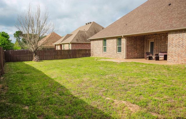 1005 Crescent Hill Ct, Bullard, TX 75757