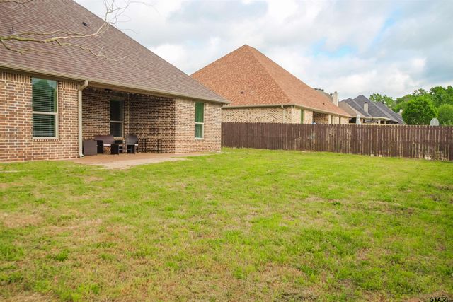 1005 Crescent Hill Ct, Bullard, TX 75757