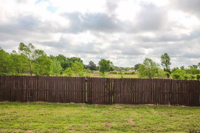 1005 Crescent Hill Ct, Bullard, TX 75757