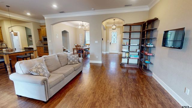 1005 Crescent Hill Ct, Bullard, TX 75757