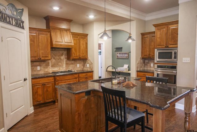 1005 Crescent Hill Ct, Bullard, TX 75757