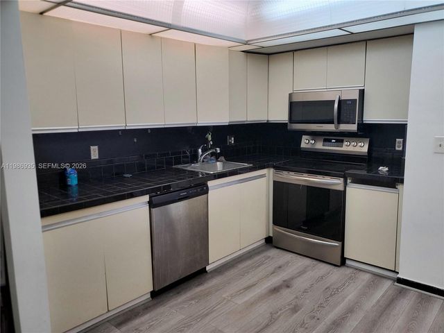 2500 Parkview Dr 2012, Hallandale Beach, FL 33009