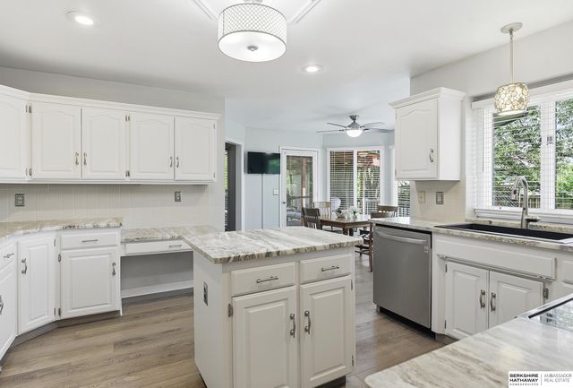 1415 Skyline Drive, Omaha, NE 68022
