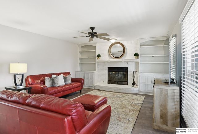 1415 Skyline Drive, Omaha, NE 68022