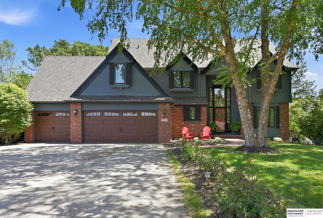 1415 Skyline Drive, Omaha, NE 68022