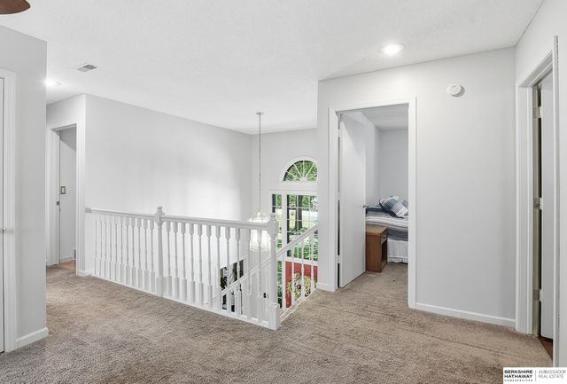 1415 Skyline Drive, Omaha, NE 68022