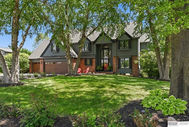 1415 Skyline Drive, Omaha, NE 68022
