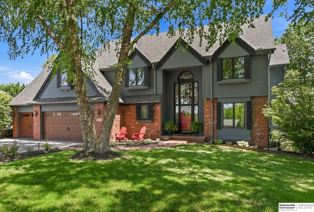 1415 Skyline Drive, Omaha, NE 68022