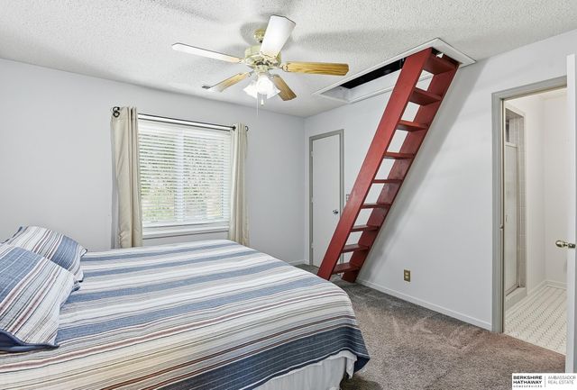 1415 Skyline Drive, Omaha, NE 68022