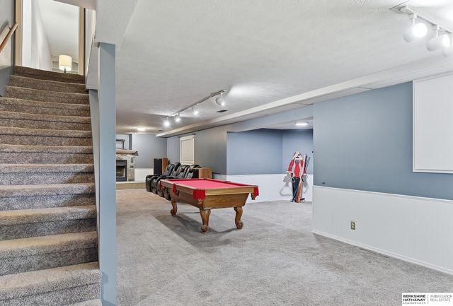 1415 Skyline Drive, Omaha, NE 68022