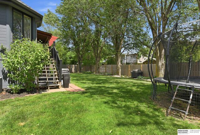 1415 Skyline Drive, Omaha, NE 68022