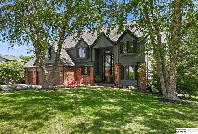 1415 Skyline Drive, Omaha, NE 68022