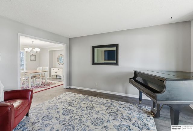 1415 Skyline Drive, Omaha, NE 68022