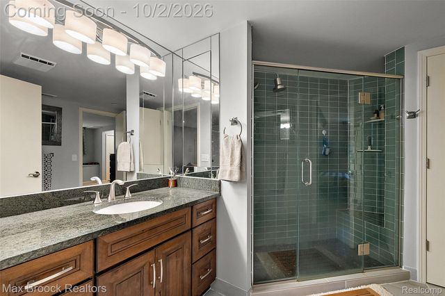 4335 Echo Road, Bloomfield Charter Township, MI 48302