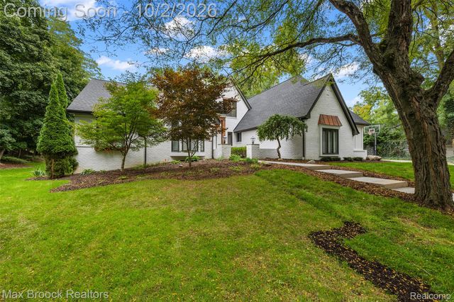 4335 Echo Road, Bloomfield Charter Township, MI 48302