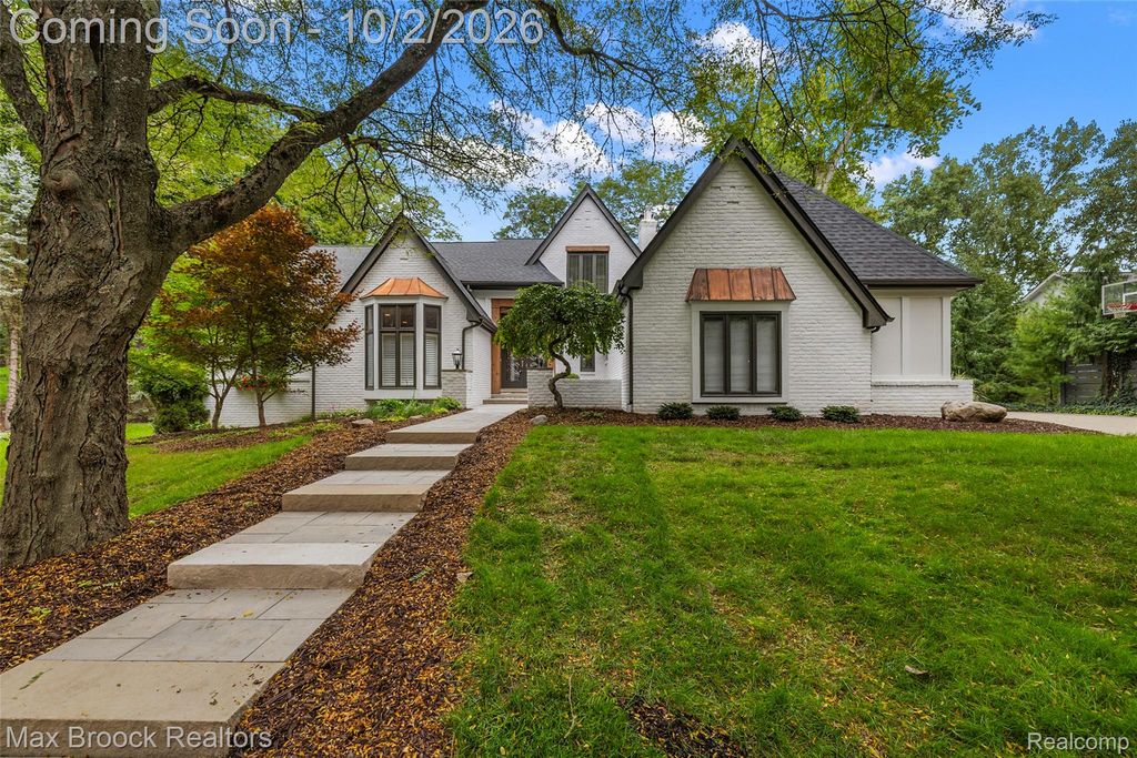 4335 Echo Road, Bloomfield Charter Township, MI 48302