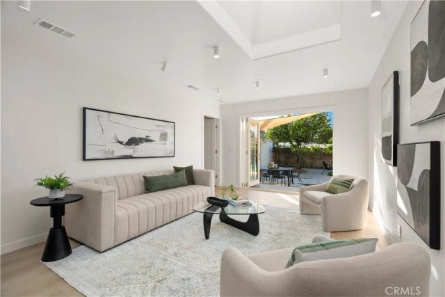 5625 Saint Clair Avenue, Valley Village, CA 91607