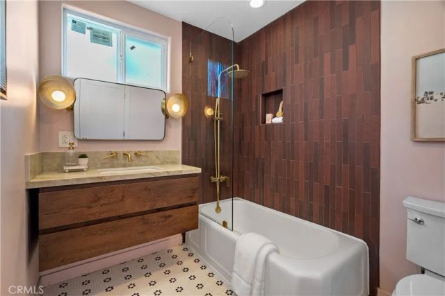 5625 Saint Clair Avenue, Valley Village, CA 91607