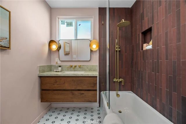 5625 Saint Clair Avenue, Valley Village, CA 91607