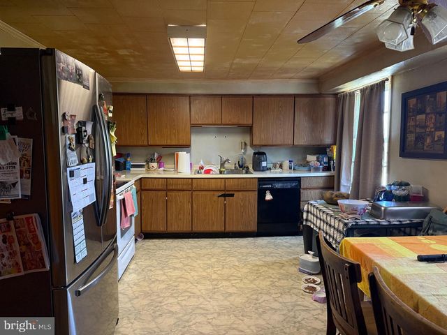 3805 LISBURN RD, Mechanicsburg, PA 17055