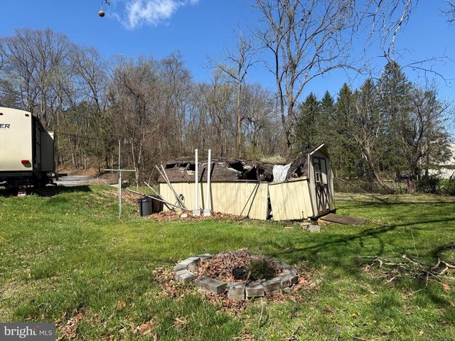 3805 LISBURN RD, Mechanicsburg, PA 17055