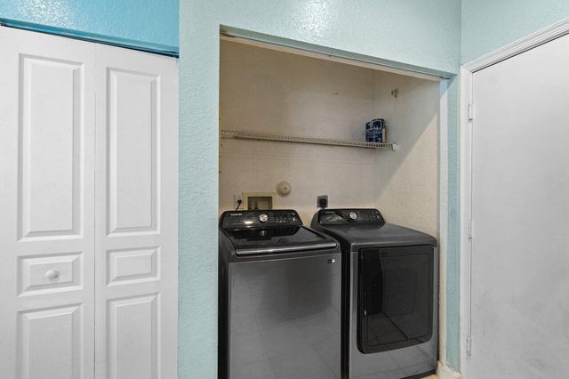 5453 Queenship Court, Greenacres, FL 33463