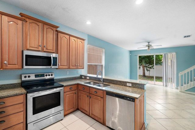 5453 Queenship Court, Greenacres, FL 33463
