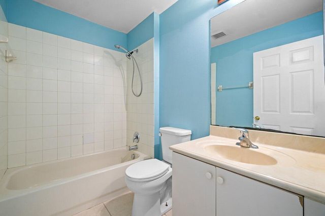 5453 Queenship Court, Greenacres, FL 33463