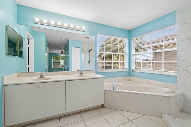 5453 Queenship Court, Greenacres, FL 33463