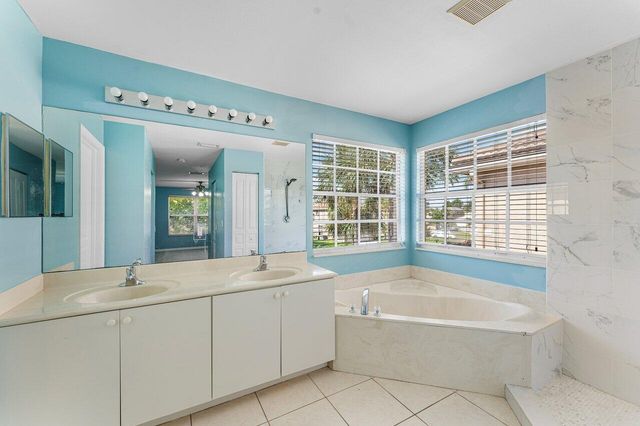 5453 Queenship Court, Greenacres, FL 33463