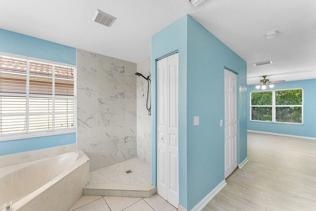 5453 Queenship Court, Greenacres, FL 33463