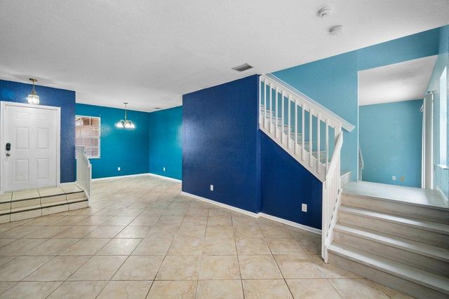 5453 Queenship Court, Greenacres, FL 33463