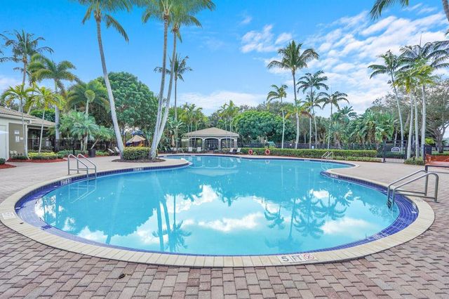 5453 Queenship Court, Greenacres, FL 33463