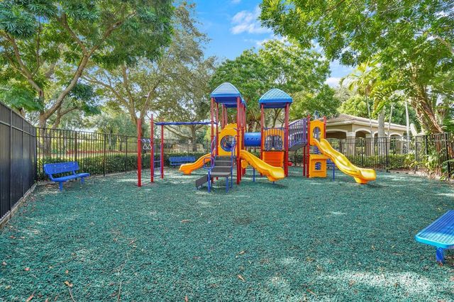 5453 Queenship Court, Greenacres, FL 33463