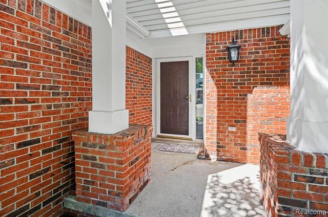 29307 Douglas Drive, Novi, MI 48377