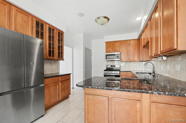 29307 Douglas Drive, Novi, MI 48377