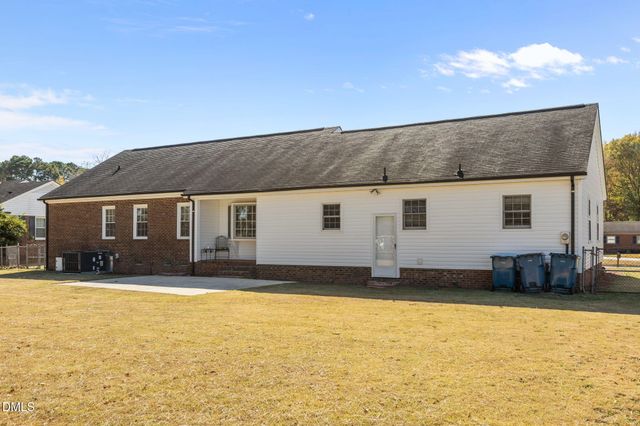 311 Marlowe Drive, Dunn, NC 28334