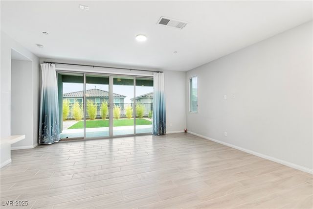 106 Badwater Basin Street, Las Vegas, NV 89138