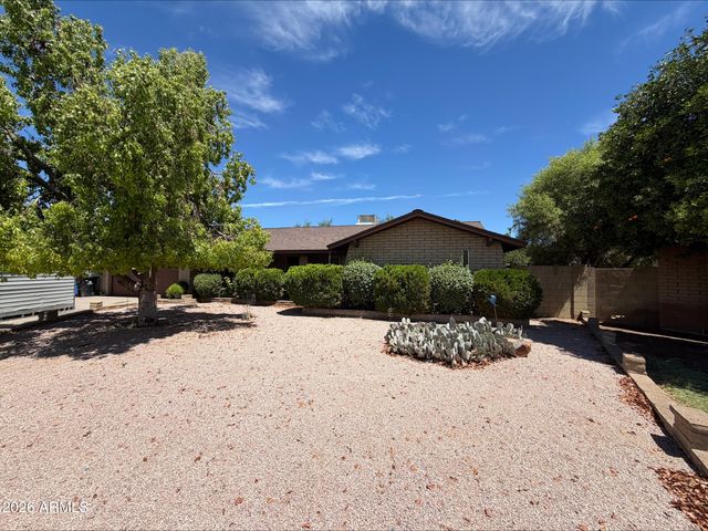 3502 E LARKSPUR Drive, Phoenix, AZ 85032